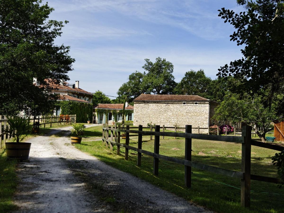 Chateau De L'Isle - Chambres D'Hotes Castelnau-de-Medoc Exterior photo