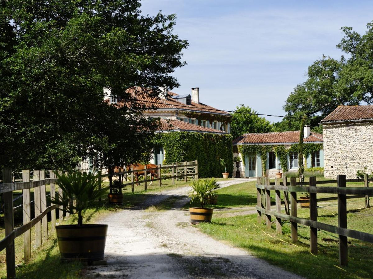 Chateau De L'Isle - Chambres D'Hotes Castelnau-de-Medoc Exterior photo